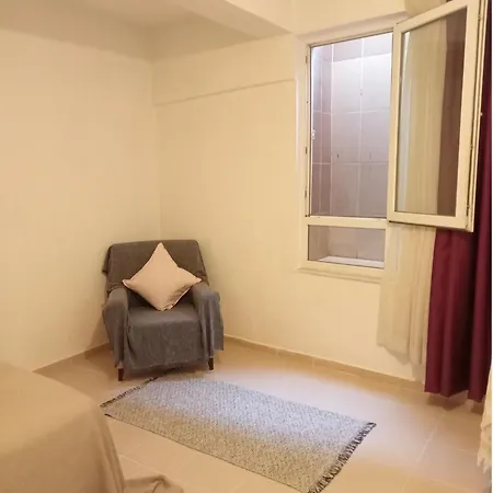 A Flat In The Heart Of The Town! 아파트 *